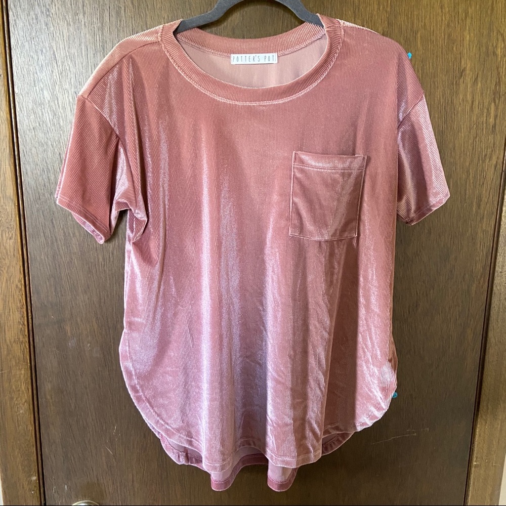 Pink t